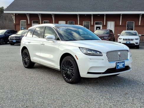 Used 2022 Lincoln Corsair Reserve w/ Equipment Group 201A image 3