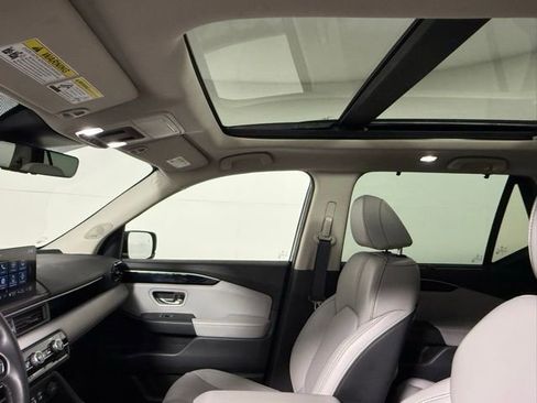 Used 2023 Honda Pilot Touring image 34