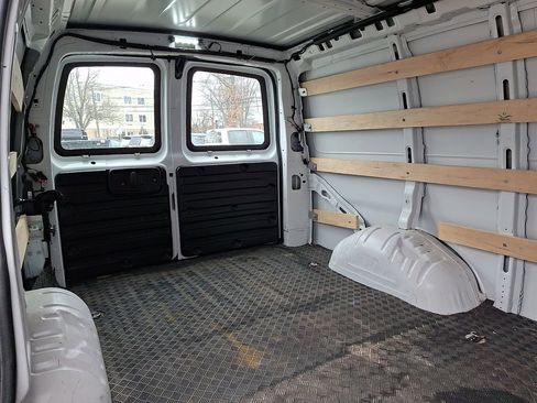 Used 2024 Chevrolet Express 2500 w/ Driver Convenience Package image 10