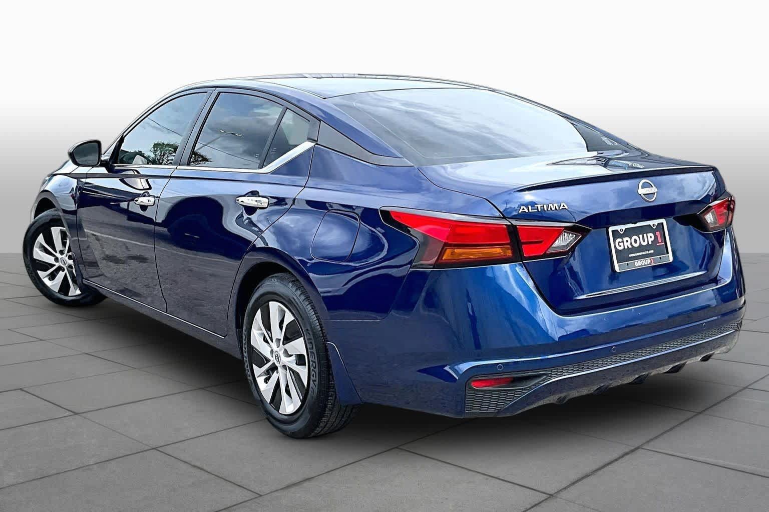 Used 2024 Nissan Altima 2.5 S FWD image 12
