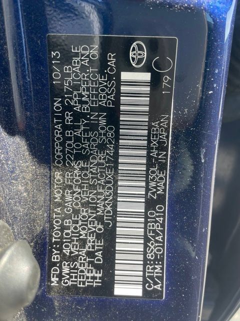 Used 2014 Toyota Prius Three w/ Solar Roof Package FWD image 31