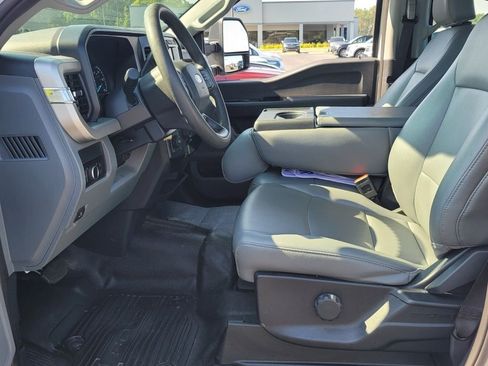 Used 2024 Ford F250 XL AWD/4WD image 5