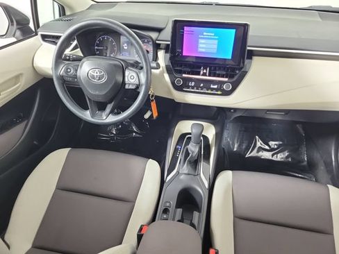 Used 2025 Toyota Corolla LE FWD image 15