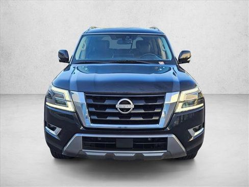 Used 2023 Nissan Armada SL w/ Captain's Chairs Package image 2