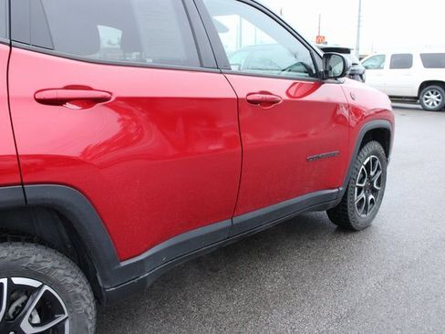 Used 2025 Jeep Compass Trailhawk w/ Trailhawk Elite Group image 50