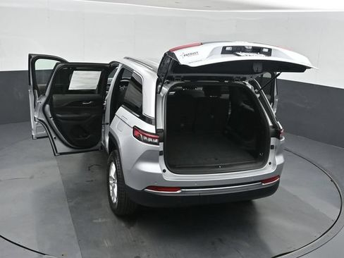 New 2026 Jeep Grand Cherokee Laredo w/ Trailer Tow Package AWD/4WD image 52