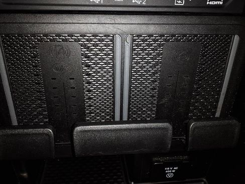 Used 2025 RAM 1500 Laramie w/ Night Edition image 24