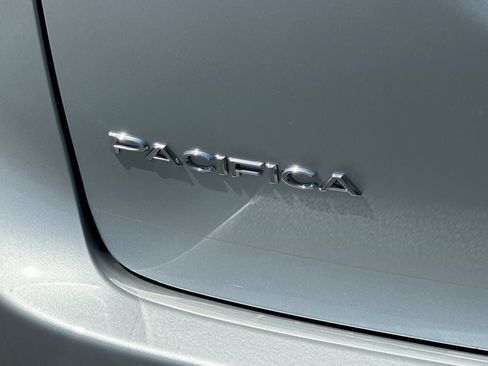 New 2026 Chrysler Pacifica Select image 27
