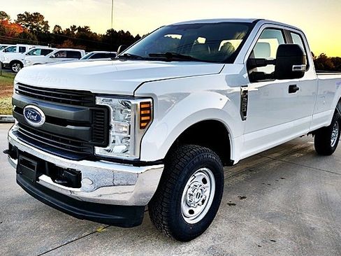 Used 2019 Ford F250 XL w/ XL Value Package image 5