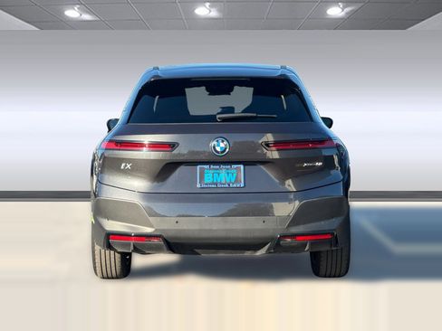 Used 2023 BMW iX xDrive50 w/ Convenience Package image 10