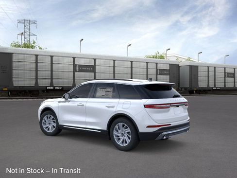 New 2026 Lincoln Corsair Premiere image 4