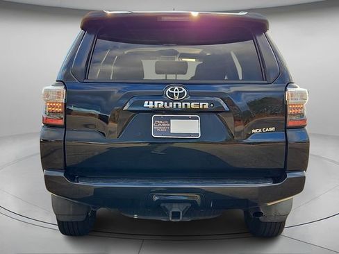 Used 2018 Toyota 4Runner SR5 image 6