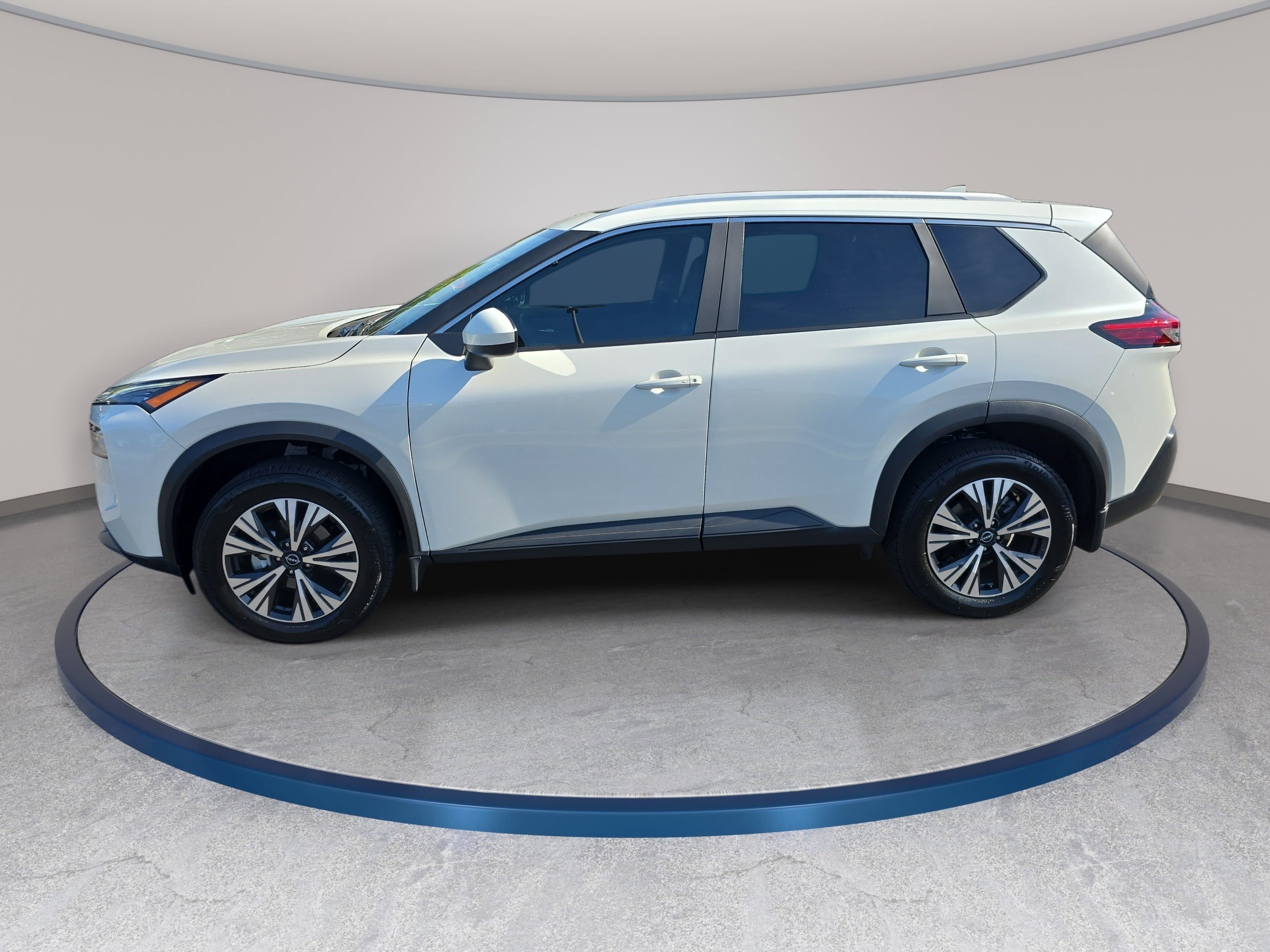 Used 2023 Nissan Rogue SV w/ SV Premium B Package FWD image 8
