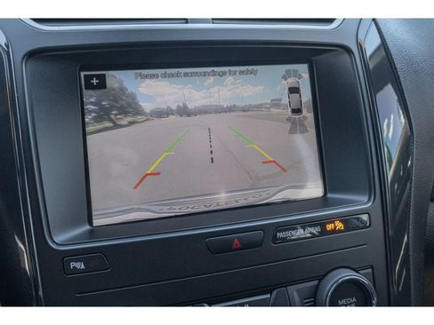 Used 2018 Ford Explorer XLT w/ Equipment Group 202A AWD/4WD image 26