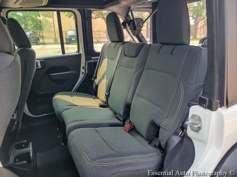 Used 2025 Jeep Wrangler Unlimited Sport AWD/4WD image 11