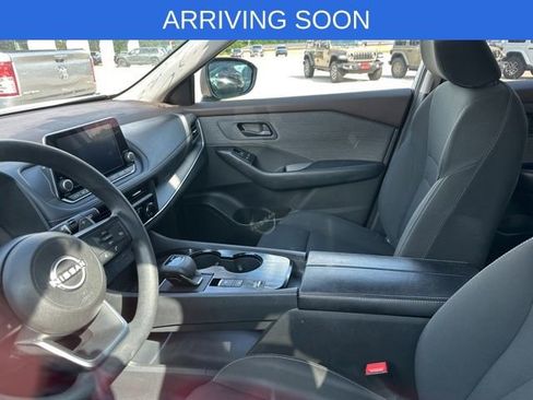 Used 2023 Nissan Rogue S FWD image 5