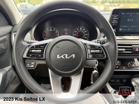 Used 2023 Kia Seltos LX AWD/4WD image 19