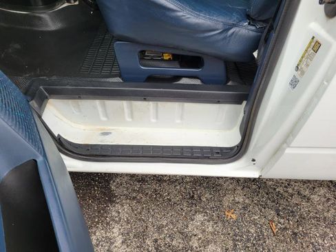 Used 2005 Chevrolet Astro image 21