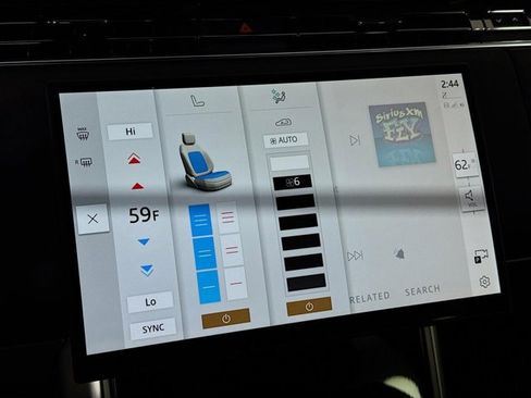 New 2026 Land Rover Range Rover Long Wheelbase SE image 18