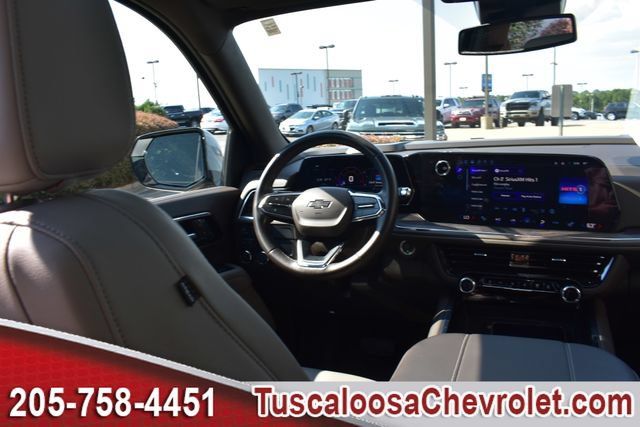 Used 2025 Chevrolet Suburban Z71 w/ Comfort Package AWD/4WD image 36