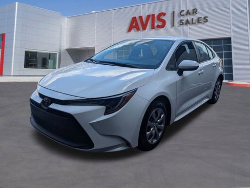 Used 2025 Toyota Corolla LE image 1