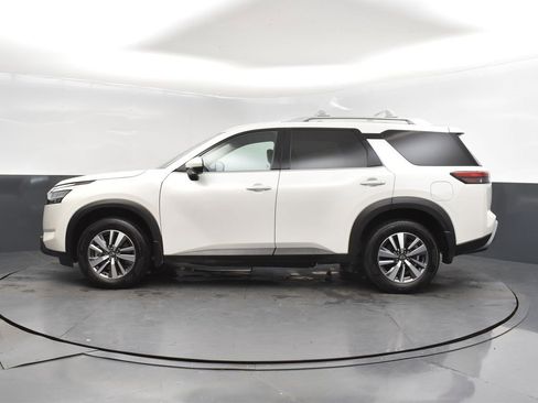 Used 2024 Nissan Pathfinder SL image 4
