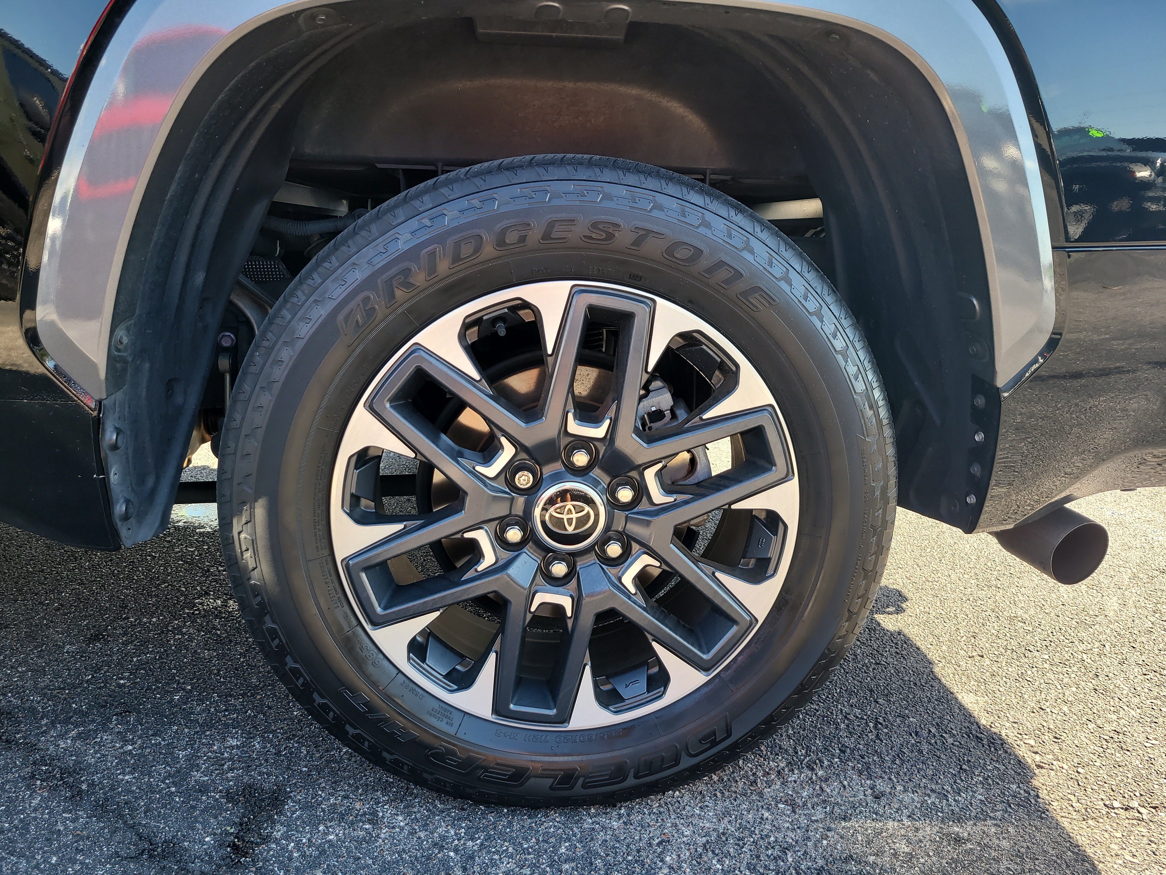 Used 2023 Toyota Tundra Limited AWD/4WD image 9