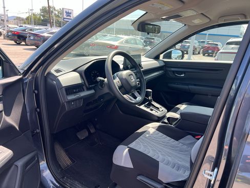 Used 2025 Honda CR-V LX image 9