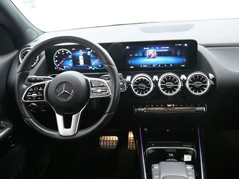 Used 2023 Mercedes-Benz GLA 250 4MATIC image 23
