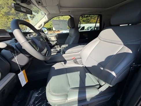 New 2025 Ford Expedition Max Active image 19