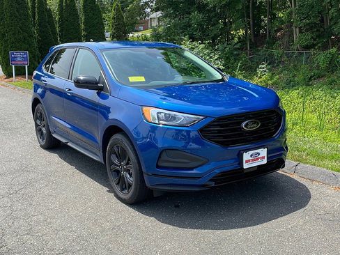 New 2024 Ford Edge SE w/ Black Appearance Package image 3