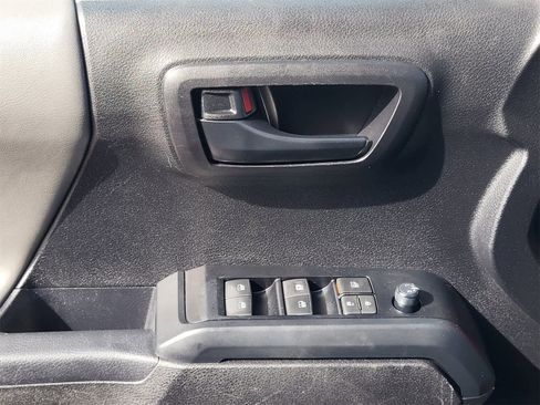 Used 2022 Toyota Tacoma SR image 12