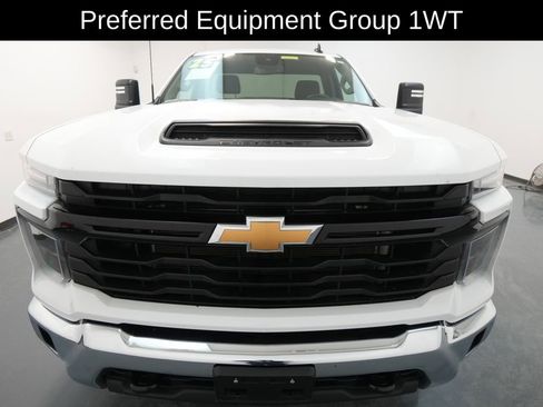 Used 2025 Chevrolet Silverado 2500 W/T w/ WT Convenience Package image 2