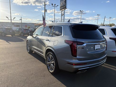 Used 2025 Cadillac XT6 Premium Luxury image 7