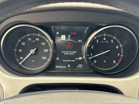 Used 2019 Land Rover Discovery Sport HSE AWD/4WD image 31