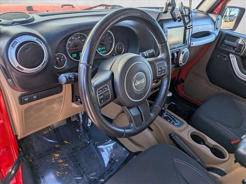 Used 2016 Jeep Wrangler Unlimited Rubicon w/ Connectivity Group image 9