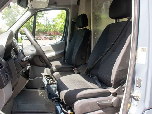 Used 2018 Mercedes-Benz Sprinter 2500 image 13
