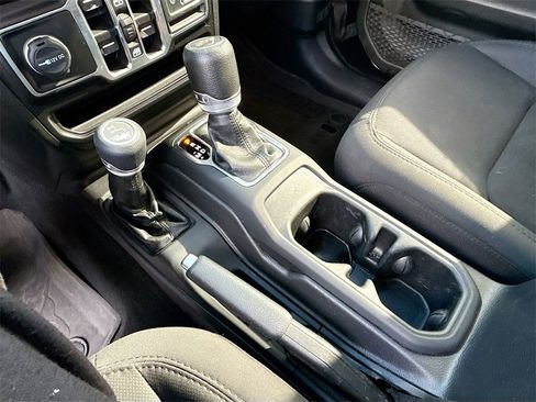 Used 2022 Jeep Wrangler Unlimited Willys image 18