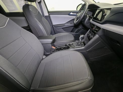 Used 2024 Volkswagen Taos SE AWD/4WD image 19
