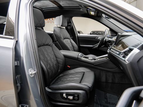 Used 2025 BMW X6 xDrive40i AWD/4WD image 46