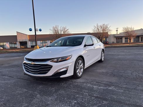Used 2022 Chevrolet Malibu LT image 3