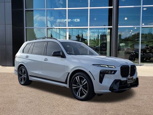 Used 2024 BMW X7 M60i w/ Executive Package image 3