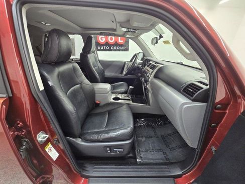 Used 2010 Toyota 4Runner SR5 RWD image 21