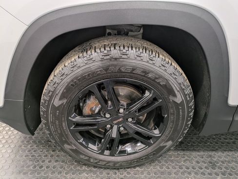 Used 2023 GMC Terrain AT4 w/ Infotainment Package II image 7