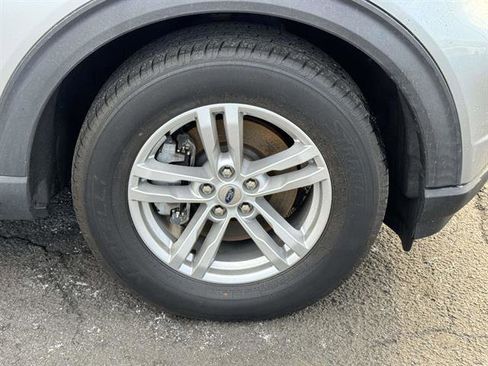 Used 2020 Ford Explorer XLT w/ Equipment Group 202A image 26