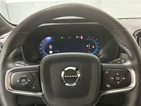 Used 2025 Volvo XC40 B5 Plus AWD/4WD image 13