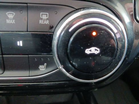 Used 2025 Chevrolet Trax ACTIV w/ Driver Confidence Package FWD image 24