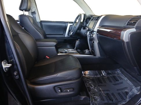 Used 2021 Toyota 4Runner Limited image 15