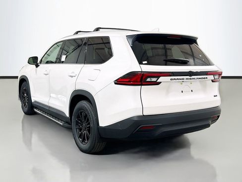 New 2026 Toyota Grand Highlander FWD image 6