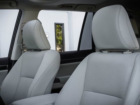 Used 2023 Lexus GX 460 Premium w/ Premium Package image 10